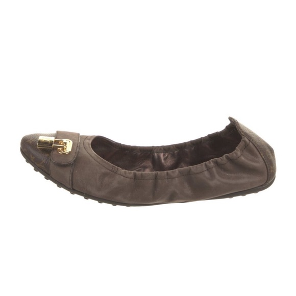 Louis Vuitton Monogram Flats - Picture 3 of 5